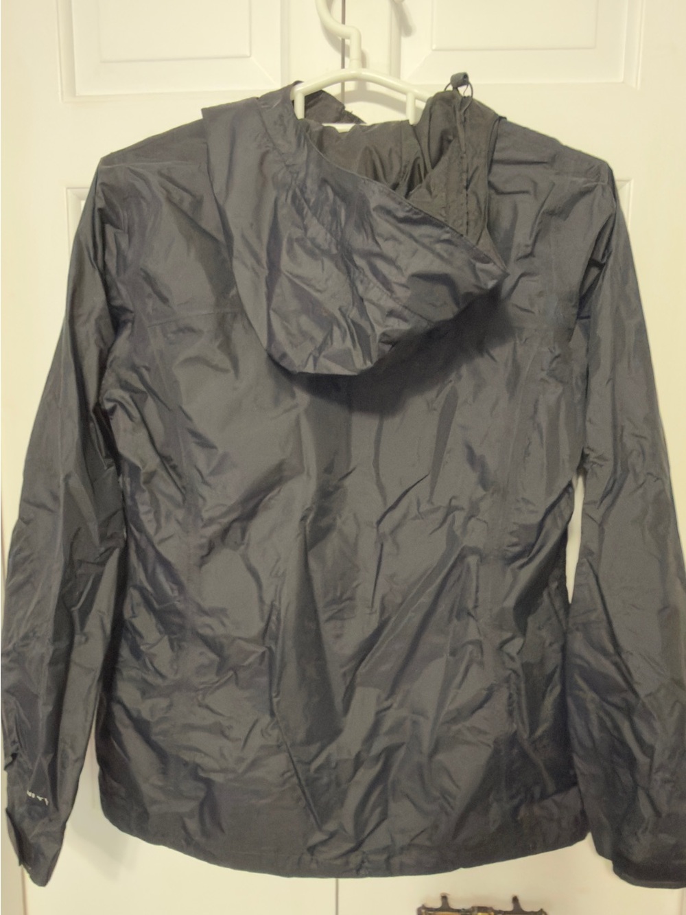 Columbia Black Hooded Packable Jacket. GUC. Size M - Picture 4 of 10